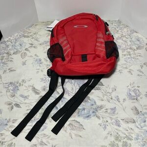 Oakley 20L TECH SPORT BACKPACK / Daypack Red Color New